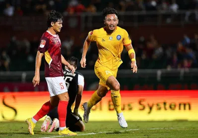 Ryal Hà - cầu thủ sinh năm 1997 thi đấu ở vị trí tiền vệ có chiều cao 1m84 và từng chơi cho CLB hạng 5 Pháp là Is-Selongey Football ở mùa giải 2021-2022 (Ảnh: Internet) Ryal Hà - cầu thủ sinh năm 1997 thi đấu ở vị trí tiền vệ có chiều cao 1m84 và từng chơi cho CLB hạng 5 Pháp là Is-Selongey Football ở mùa giải 2021-2022 (Ảnh: Internet)