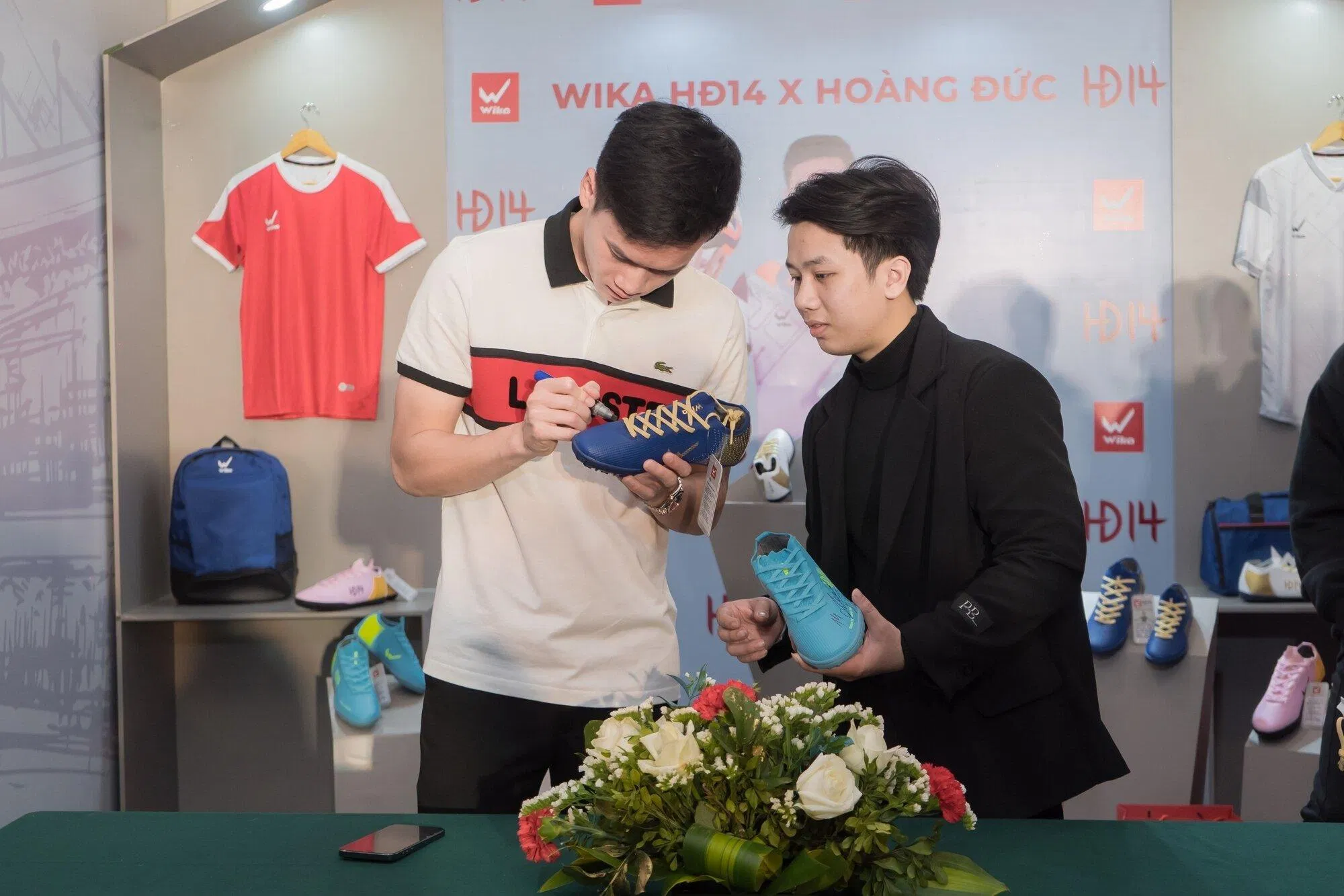 Hoàng Đức: “Chân tôi hiện đã ổn hơn rất nhiều so với hôm qua" (Ảnh: Internet) Hoàng Đức: “Chân tôi hiện đã ổn hơn rất nhiều so với hôm qua" (Ảnh: Internet)