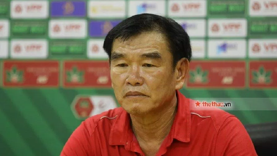 HLV Phan Thanh Hùng chấp nhận bị SHB Đà Nẵng sa thải