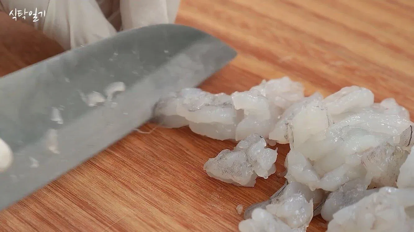 Làm nhân há cảo (Nguồn Internet)