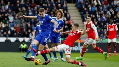 Leicester thi đấu vô cùng nỗ lực ở những phút cuối nhưng sự bế tắc và vô duyên chính là điều mà đội chủ nhà vấp phải khi tấn công (Ảnh: Internet) Leicester thi đấu vô cùng nỗ lực ở những phút cuối nhưng sự bế tắc và vô duyên chính là điều mà đội chủ nhà vấp phải khi tấn công (Ảnh: Internet)