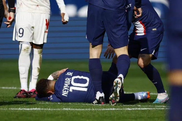 Neymar là trường hợp chấn thương đáng tiếc mới nhất của PSG trước thềm đại chiến với Marseille và Bayern (Ảnh: Internet) Neymar là trường hợp chấn thương đáng tiếc mới nhất của PSG trước thềm đại chiến với Marseille và Bayern (Ảnh: Internet)