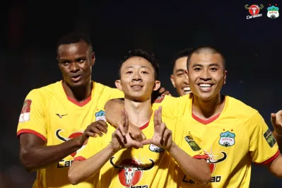 Châu Ngọc Quang mở tài khoản bàn thắng cho HAGL tại V.League 2023 (Ảnh: Internet) Châu Ngọc Quang mở tài khoản bàn thắng cho HAGL tại V.League 2023 (Ảnh: Internet)