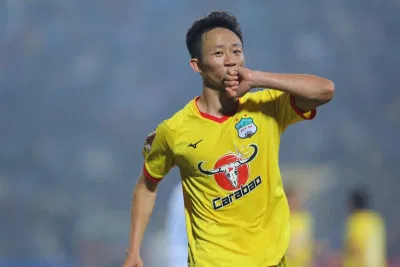Châu Ngọc Quang đã thi đấu tỏa sáng có cho mình 2 bàn thắng. (Ảnh: Internet)