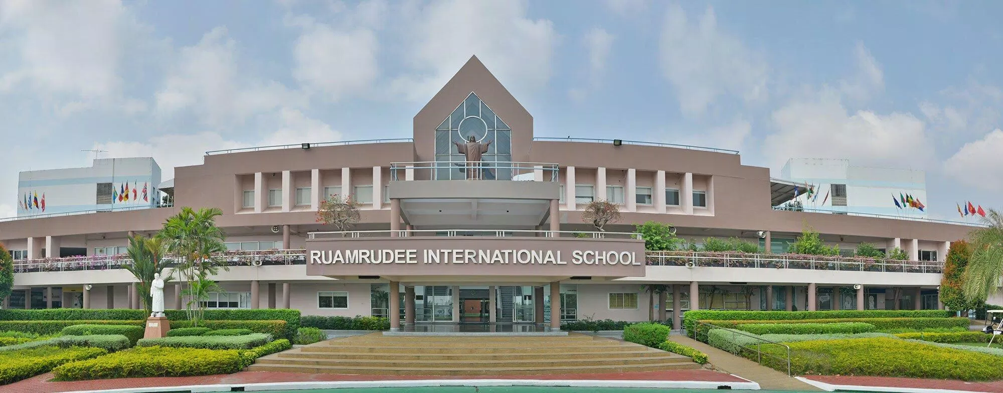 Trường quốc tế Ruamrudee - một trong những trường trung học danh tiếng bậc nhất tại Thái Lan. Ảnh: Internet Trường quốc tế Ruamrudee - một trong những trường trung học danh tiếng bậc nhất tại Thái Lan. Ảnh: Internet