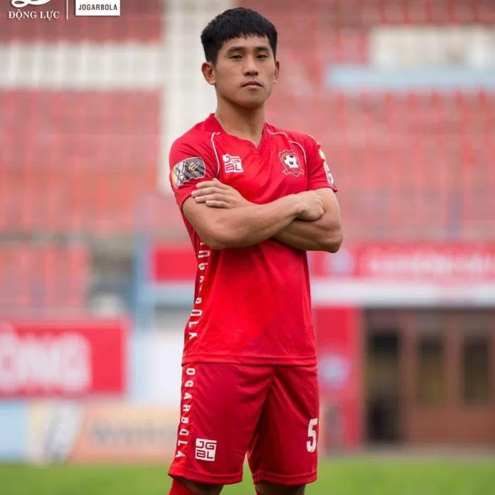 Nguyễn Lam được đôn lên đội 1 HAGL tham dự V.League 2015, đến mùa giải 2018 Nguyễn Lam được cho Bình Định mượn sau đó là Hải Phòng, Bà Rịa Vũng Tàu, Đắk Lắk và Cần Thơ (Ảnh: Internet)
