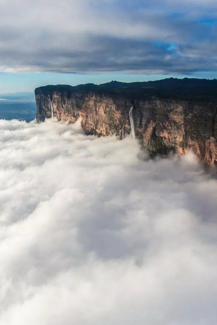 Núi Roraima, Venezuela - Nguồn: Internet Núi Roraima, Venezuela - Nguồn: Internet