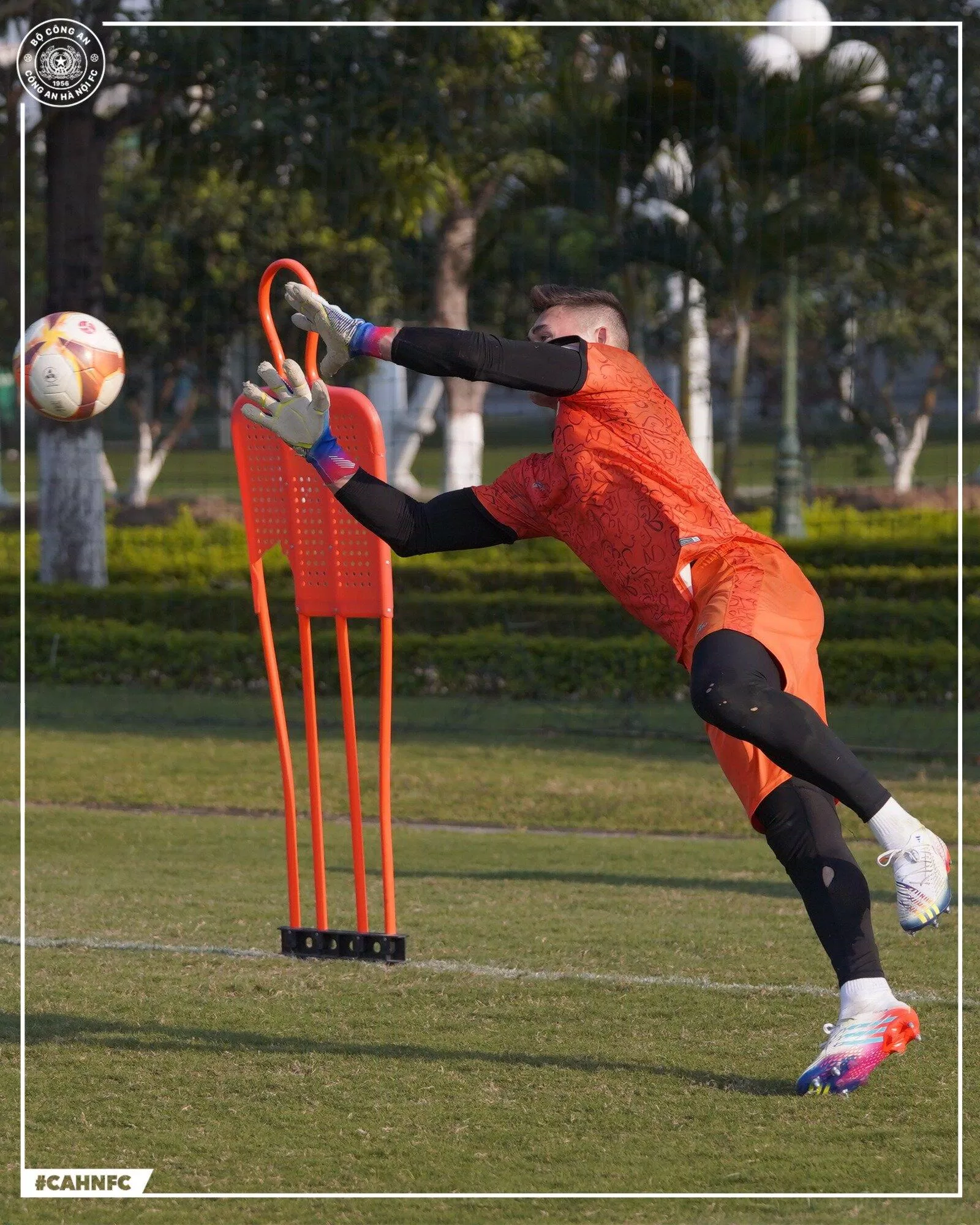 Patrik Lê Giang sẽ không thể thi đấu ngay ở giai đoạn 1 V-League 2023 (Ảnh: Internet) Patrik Lê Giang sẽ không thể thi đấu ngay ở giai đoạn 1 V-League 2023 (Ảnh: Internet)