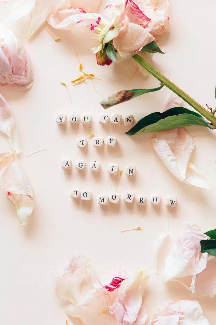 Bạn luôn có cơ hội để thực hiện lại mọi thứ, cơ hội đó mang tên ngày mai. (Nguồn: Internet). Bạn luôn có cơ hội để thực hiện lại mọi thứ, cơ hội đó mang tên ngày mai. (Nguồn: Internet).