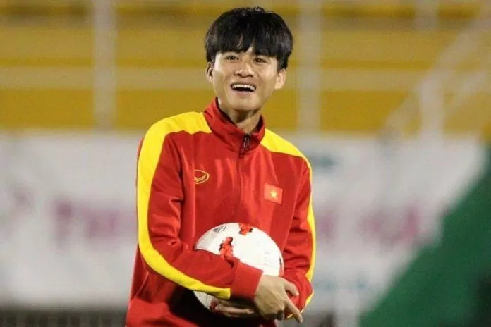 “Tài năng trẻ thế giới” – Phan Thanh Hậu gia nhập CLB Phù Đổng (Ảnh: Internet) “Tài năng trẻ thế giới” – Phan Thanh Hậu gia nhập CLB Phù Đổng (Ảnh: Internet)