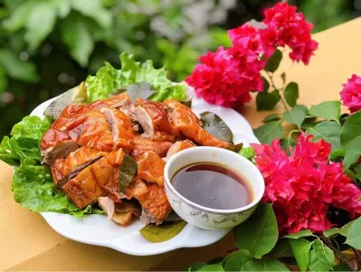 Vịt Quay Hương Nga (Ảnh: Internet) Vịt Quay Hương Nga (Ảnh: Internet)