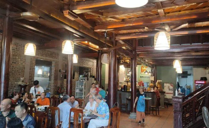 15 quán ăn ngon ở Tuyên Quang mà các bạn không nên bỏ lỡ khi tới vùng đất này 15 quán ăn ngon ở Tuyên Quang ẩm thực ẩm thực Tuyên Quang ẩm thực Việt ăn ngon Buffet lẩu nướng cùng lúc Min Max BBQ Dũng cá sông Lô lẩu Thái Lẩu Thái leng keng Mộc Restaurant Nam Định Ngã 8 quán nhà hàng Nhà hàng 3 chữ lồng Nhà hàng 559 Hàm Yên Nhà hàng Ẩm Thực Việt Nhà hàng Cường Sâm 2 Nhà hàng đầu bò Nhà hàng Sơn Thủy 168 Nhà hàng Tây Bắc Nhà hàng Thành Tín Tuyên Quang Phở bò Phở bò Nam Định quán ăn quán ăn ngon quán ăn ngon ở Tuyên Quang Tây Bắc thông tin Thuỷ vịt Hàm Yên Tuyên Quang
