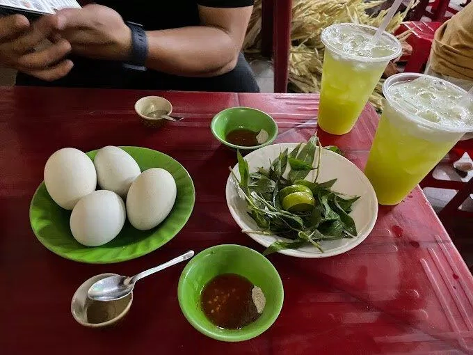 vịt lộn