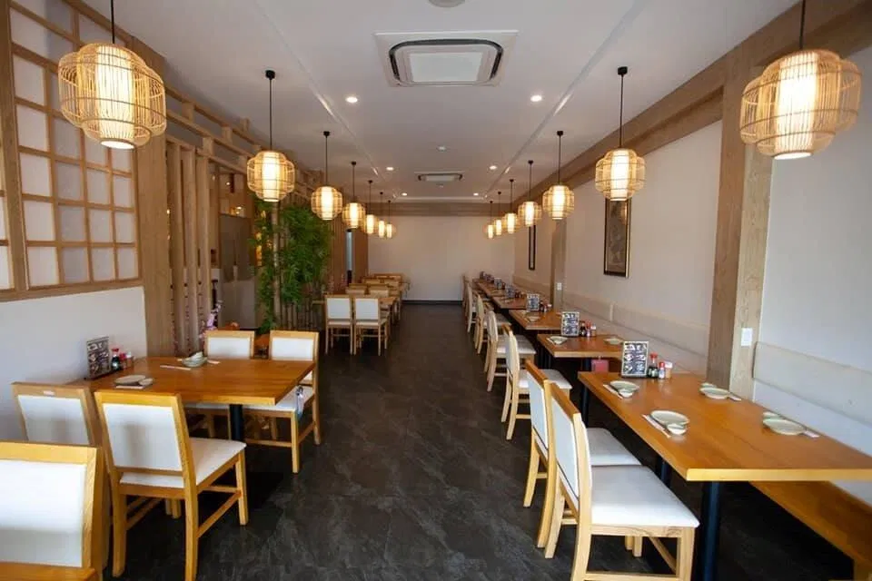 Gọi tên 12 quán ăn quận 2 ngon mà tín đồ ẩm thực nào cũng mê mẩn ẩm thực baba kitchen bánh xèo bánh xèo ba híu gốc huế hột vịt lộn kim thảo lão trư BBQ lẩu bò Lẩu Bò Nghĩa Địa metta vegeterian phở bùi gia quận 2 quán ăn quán ăn quận 2 quán dê đồng cỏ Sushi Nhí thông tin vị bò năm châu