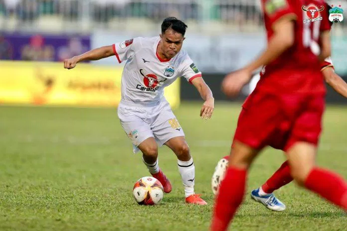 Không tạo đột biến, CLB HAGL và Hà Tĩnh đành chấp nhận chia điểm bằng trận hòa 0-0 (Ảnh: Internet) Không tạo đột biến, CLB HAGL và Hà Tĩnh đành chấp nhận chia điểm bằng trận hòa 0-0 (Ảnh: Internet)