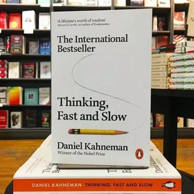 Sách Thinking, Fast and Slow (Nguồn: Internet) Sách Thinking, Fast and Slow (Nguồn: Internet)