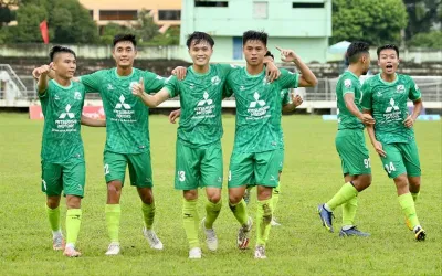 Khởi đầu từ sân chơi thấp nhất trong hệ thống thi đấu của Liên đoàn bóng đá Việt Nam, chỉ sau hai mùa giải, Phù Đổng đã gặt hái được kết quả như mong đợi: Vô địch giải hạng Ba và thăng hạng lên hạng Nhì mùa giải 2017. (Ảnh: Internet) Khởi đầu từ sân chơi thấp nhất trong hệ thống thi đấu của Liên đoàn bóng đá Việt Nam, chỉ sau hai mùa giải, Phù Đổng đã gặt hái được kết quả như mong đợi: Vô địch giải hạng Ba và thăng hạng lên hạng Nhì mùa giải 2017. (Ảnh: Internet)