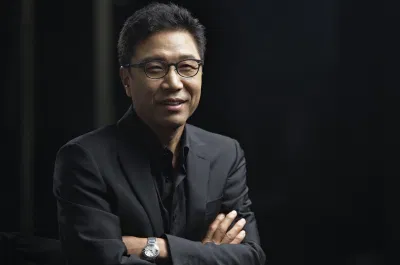 Chân dung người đàn ông khiến các SM stans "ăn không ngon ngủ không yên" bao ngày nay Chân dung người đàn ông khiến các SM stans "ăn không ngon ngủ không yên" bao ngày nay