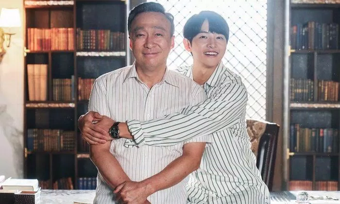 Phản ứng hoá học tuyệt vời giữa Lee Sung Min và Song Joong Ki chính mà một trong những điểm sáng nhất bộ phim Phản ứng hoá học tuyệt vời giữa Lee Sung Min và Song Joong Ki chính mà một trong những điểm sáng nhất bộ phim
