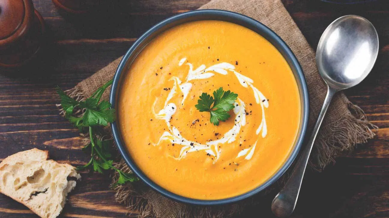 Súp bí đỏ là món ăn mềm, dễ nhai và dễ nuốt (Nguồn: Internet) Súp bí đỏ là món ăn mềm, dễ nhai và dễ nuốt (Nguồn: Internet)