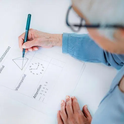 Luyện tập các bài tập trí não để duy trì khả năng nhận thức (Nguồn: Internet) Luyện tập các bài tập trí não để duy trì khả năng nhận thức (Nguồn: Internet)