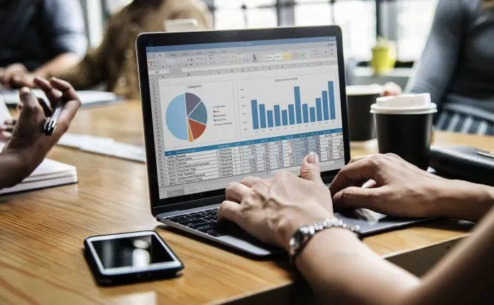 Công việc phân tích nghiên cứu dễ bị thay thế bởi AI (Ảnh: Internet) Công việc phân tích nghiên cứu dễ bị thay thế bởi AI (Ảnh: Internet)