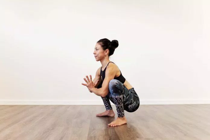 Tư thế Malasana (Ảnh: Internet) Tư thế Malasana (Ảnh: Internet)