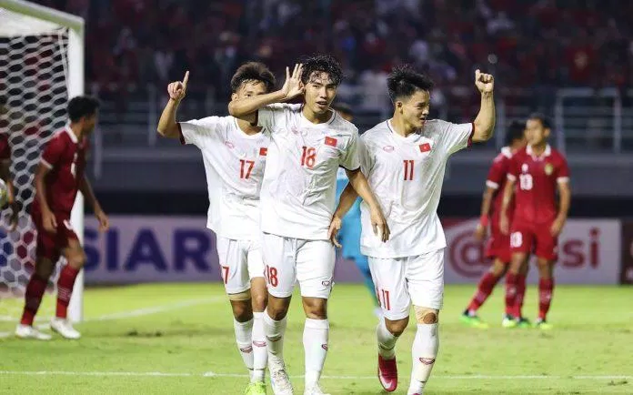 Theo kế hoạch, đội tuyển U20 Việt Nam sẽ lên đường sang UAE vào rạng sáng 15/2. Dự kiến thầy trò HLV Hoàng Anh Tuấn sẽ có thêm hai trận giao hữu nữa với U20 Ả Rập Xê Út (18/2) và Dubai FC (23/2). (Ảnh: Internet) Theo kế hoạch, đội tuyển U20 Việt Nam sẽ lên đường sang UAE vào rạng sáng 15/2. Dự kiến thầy trò HLV Hoàng Anh Tuấn sẽ có thêm hai trận giao hữu nữa với U20 Ả Rập Xê Út (18/2) và Dubai FC (23/2). (Ảnh: Internet)