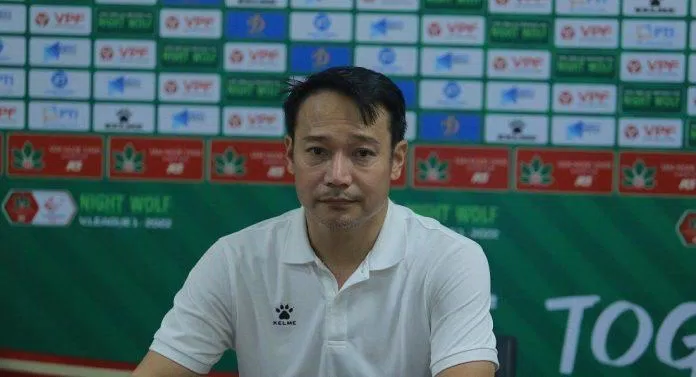 HLV Vũ Hồng Việt: "Mục tiêu của Nam Định chỉ là giành thứ hạng cao nhất có thể. Ai chẳng muốn có danh hiệu là chức vô địch quốc gia?" (Ảnh: Internet) HLV Vũ Hồng Việt: "Mục tiêu của Nam Định chỉ là giành thứ hạng cao nhất có thể. Ai chẳng muốn có danh hiệu là chức vô địch quốc gia?" (Ảnh: Internet)