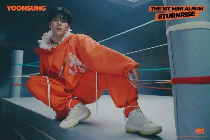 Thành viên Yoonsung của 8TURN (Ảnh: Twitter/@8TURN_official)
