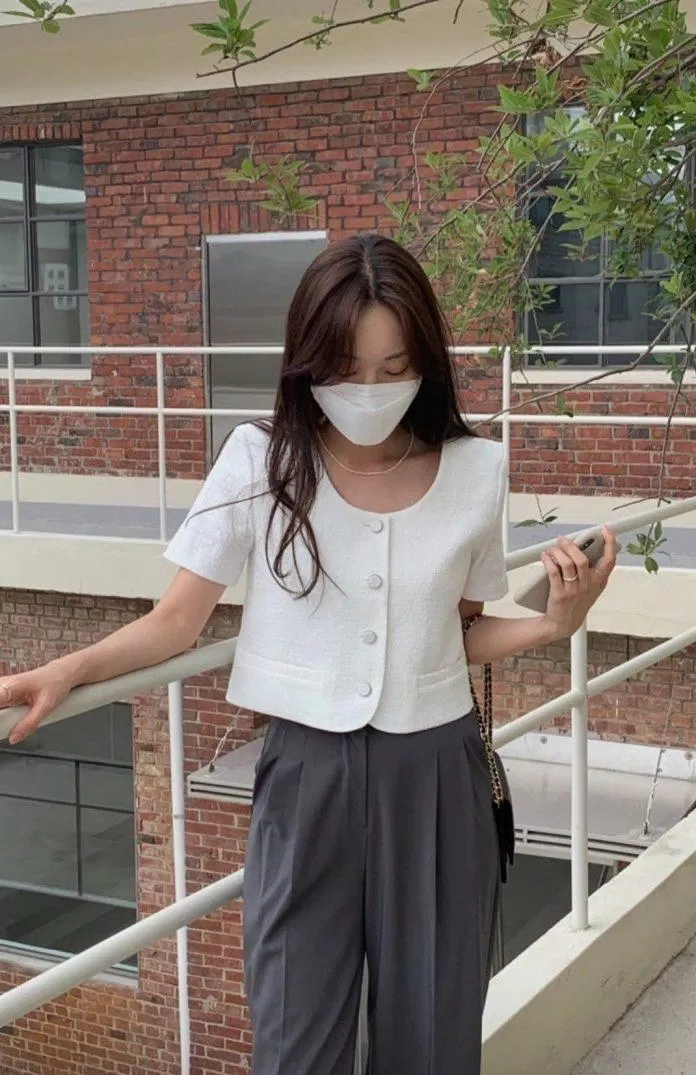 Mẫu áo vest nữ hot hit 2023, đáng sắm nhất mùa hè này. (Ảnh: Internet)