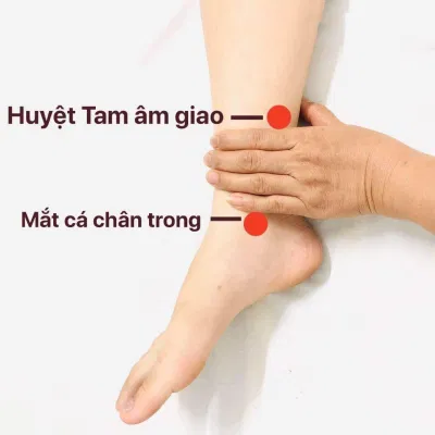 Bấm huyệt chữa mất ngủ: Huyệt tam âm giao (Ảnh: Internet)