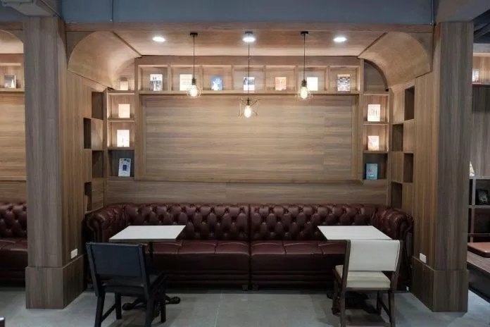 Không gian Nhã Nam N' Book Coffee Nguyễn Qúy Đức (Ảnh: Internet) Top 7 quán cafe yên tĩnh dành cho các dân Deadline ở Hà Nội 9ROOM COFFEE cafe sách Cafe Sách Đông Tây Cafe sách Nhã Nam cafe yên tĩnh Hà Nội Hoàn Kiếm Nhã Nam nhược điểm quán cafe quán cafe chill quán cafe đẹp quán cafe học tập quán cafe làm việc quán cafe làm việc ở Hà Nội quán cafe yên tĩnh ở hà nội SaGi Coffee thanh xuân thông tin Timeline Coffee top 7 top 7 quán cafe yên tĩnh WORK CAFE Xofa Cafe Bistro