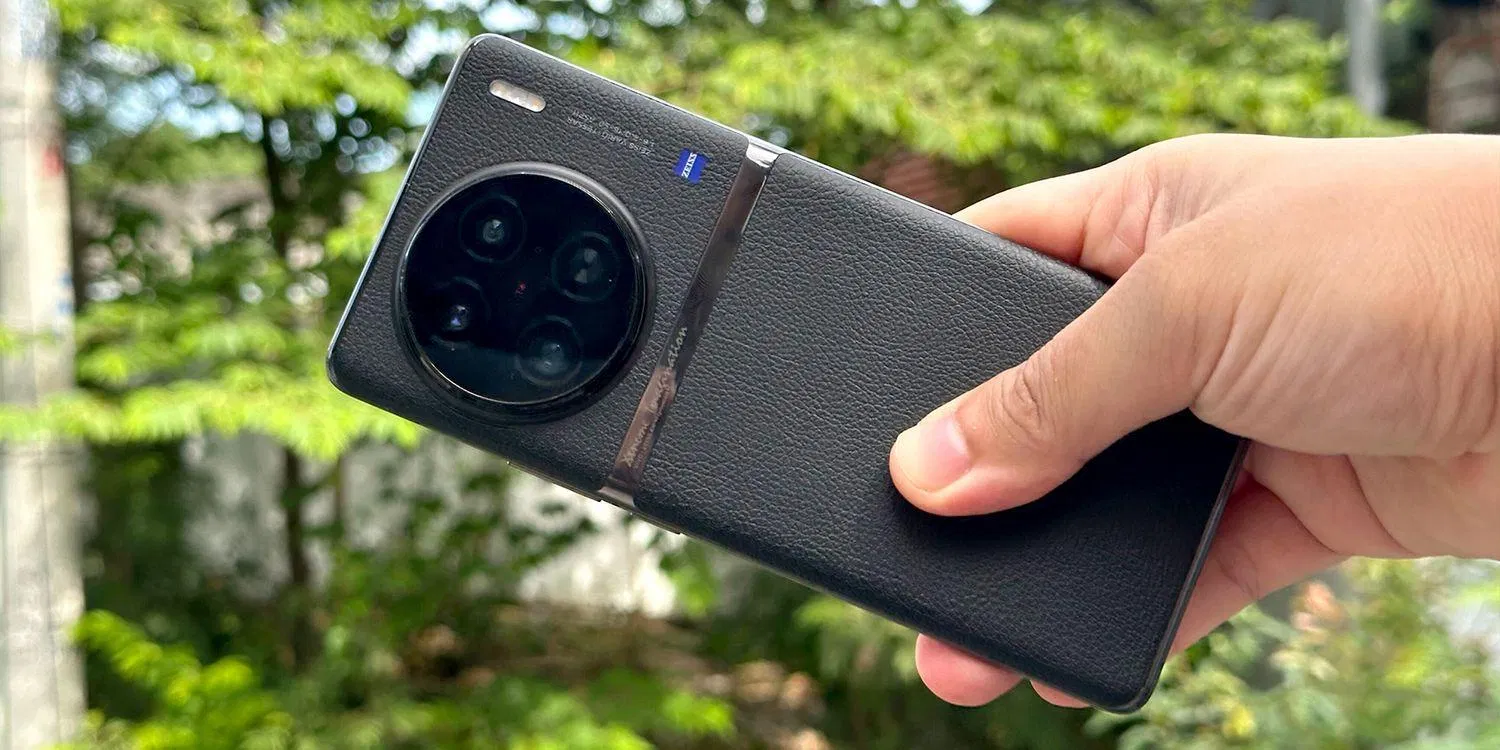 Điện thoại Vivo X90 Pro tạo cảm giác thoải mái khi cầm trên tay (Ảnh: Internet) Điện thoại Vivo X90 Pro tạo cảm giác thoải mái khi cầm trên tay (Ảnh: Internet)