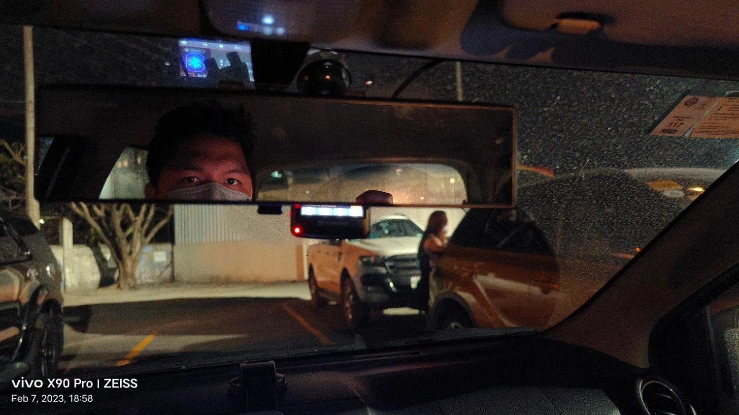 Chụp ảnh bên trong xe ô tô với Vivo X90 Pro (Ảnh: Internet) Chụp ảnh bên trong xe ô tô với Vivo X90 Pro (Ảnh: Internet)