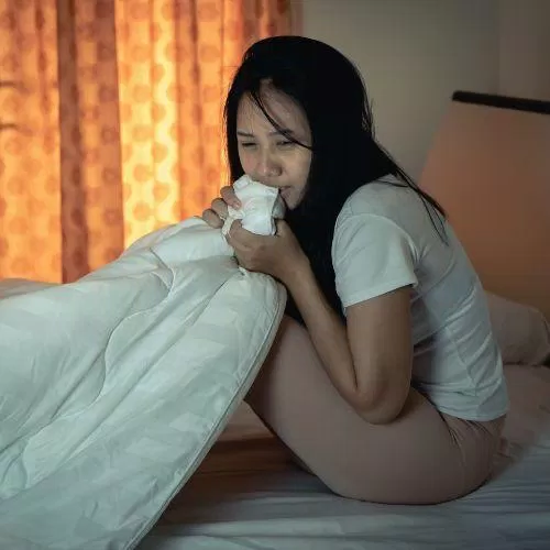 Mất ngủ vài ngày, bạn sẽ bắt đầu bị ảo giác, huyết áp cao và mất trí nhớ. Nguồn: Internet Mất ngủ vài ngày, bạn sẽ bắt đầu bị ảo giác, huyết áp cao và mất trí nhớ. Nguồn: Internet