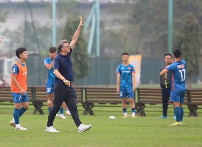 HLV Troussier không vội vàng (Ảnh: Internet) HLV Troussier không vội vàng (Ảnh: Internet)