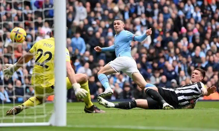 Foden có một pha solo hoàn hảo để mở tỉ số cho Man City trước Newcastle (Ảnh: Internet) Foden có một pha solo hoàn hảo để mở tỉ số cho Man City trước Newcastle (Ảnh: Internet)