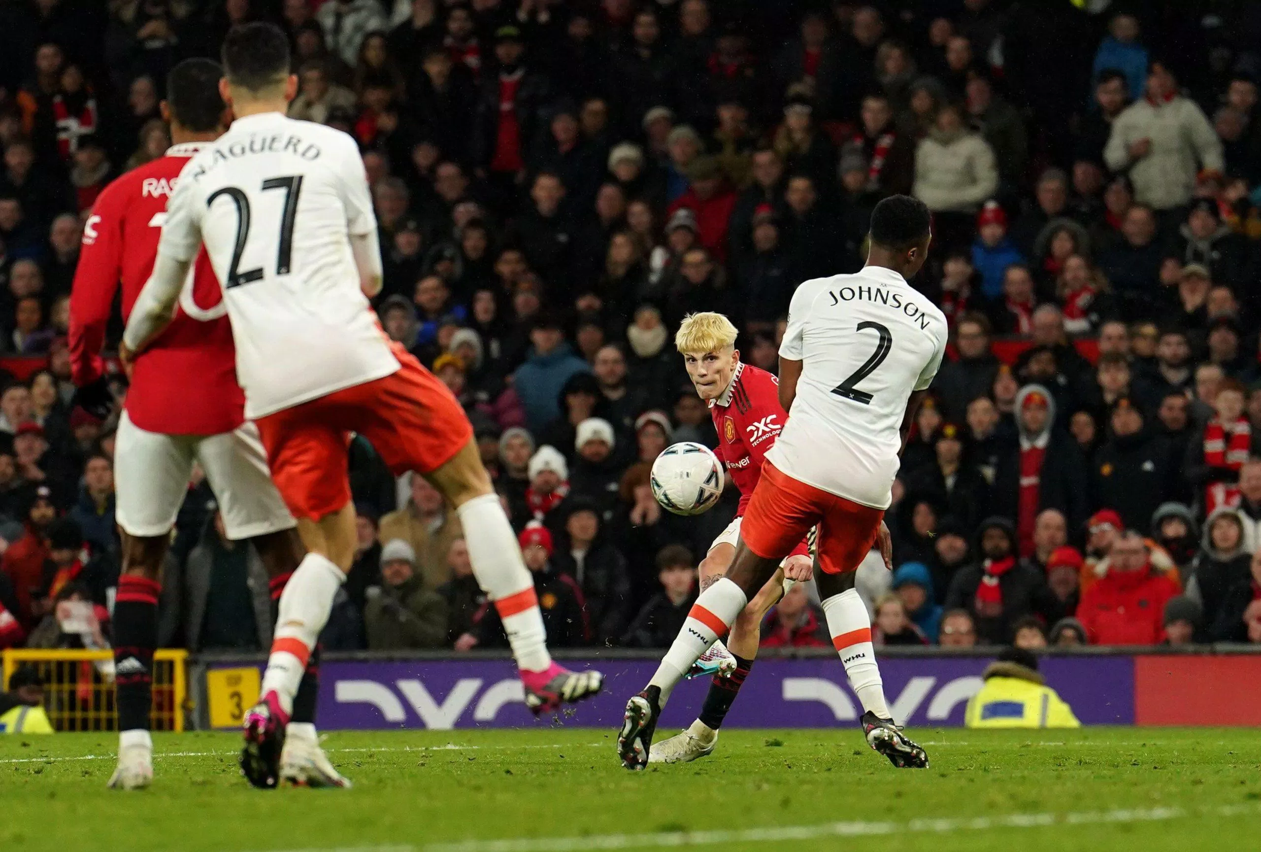 Garnacho tỏa sáng với một bàn thắng đẹp mắt đánh dấu màn lội ngược dòng của quỷ đỏ (Ảnh: Internet) Garnacho tỏa sáng với một bàn thắng đẹp mắt đánh dấu màn lội ngược dòng của quỷ đỏ (Ảnh: Internet)