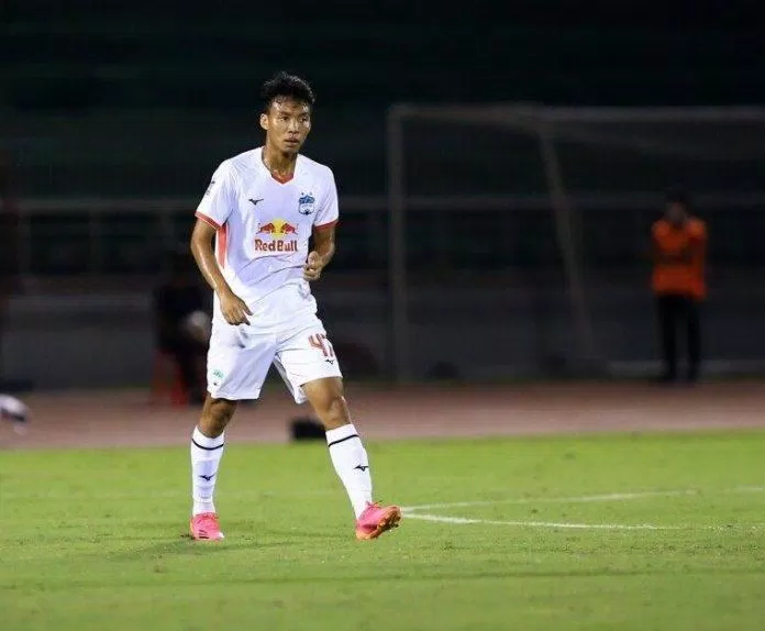 Ở 4 trận đấu đã qua của V.League 2023, Cao Hoàng Tú không ra sân phút nào. Chính điều này khiến chân sút người Khánh Hòa rất thất vọng và mới đây đã quyết định rời đi theo dạng cho mượn (Ảnh: Internet) Ở 4 trận đấu đã qua của V.League 2023, Cao Hoàng Tú không ra sân phút nào. Chính điều này khiến chân sút người Khánh Hòa rất thất vọng và mới đây đã quyết định rời đi theo dạng cho mượn (Ảnh: Internet)