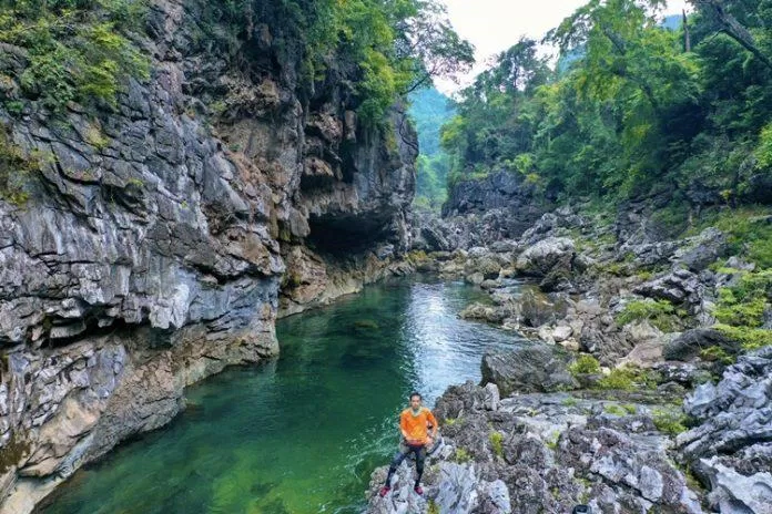 Dòng suối Hung Thoòng mát trong (Ảnh: Internet) Dòng suối Hung Thoòng mát trong (Ảnh: Internet)