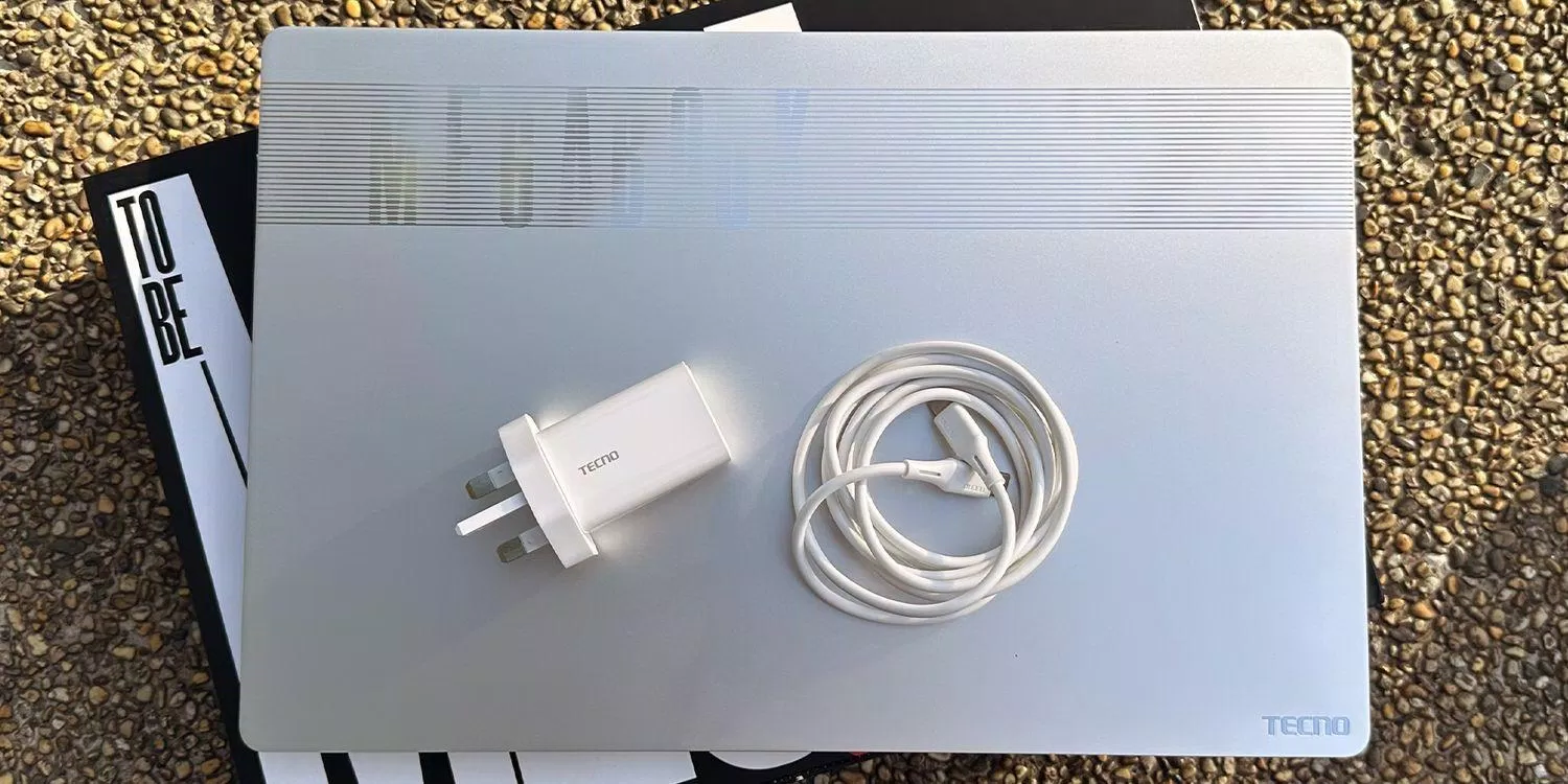 Bộ sạc và dây cáp được kèm sẵn (Ảnh: Internet) Bộ sạc và dây cáp được kèm sẵn (Ảnh: Internet)