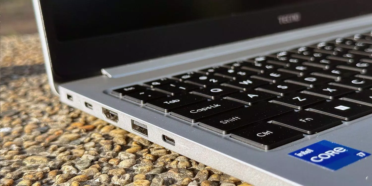 Các cổng kết nối của máy (Ảnh: Internet) Các cổng kết nối của máy (Ảnh: Internet)