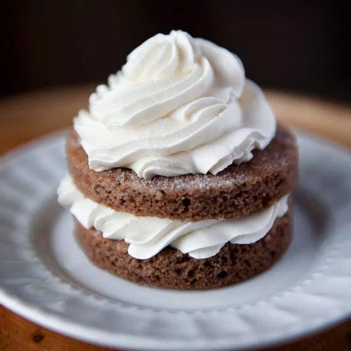 Whipping cream được sử dụng trong món nào?