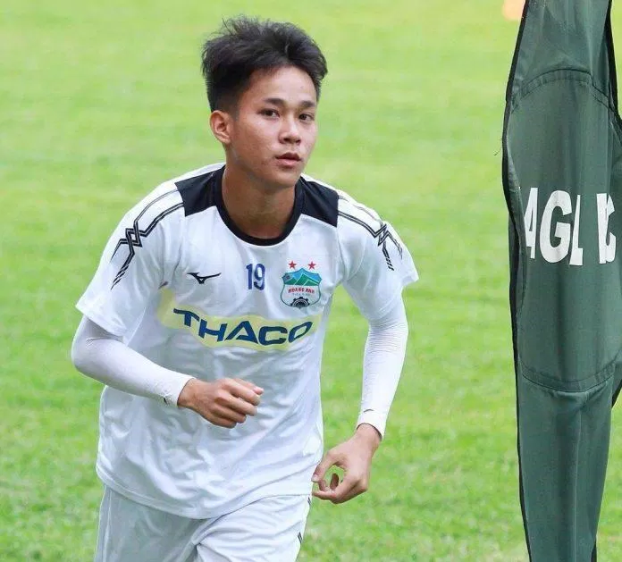 Lê Minh Bình gia nhập Học viện HAGL JMG năm 14 tuổi và được xem là người giỏi nhất khoá 3 của Học viện (Ảnh: Internet)