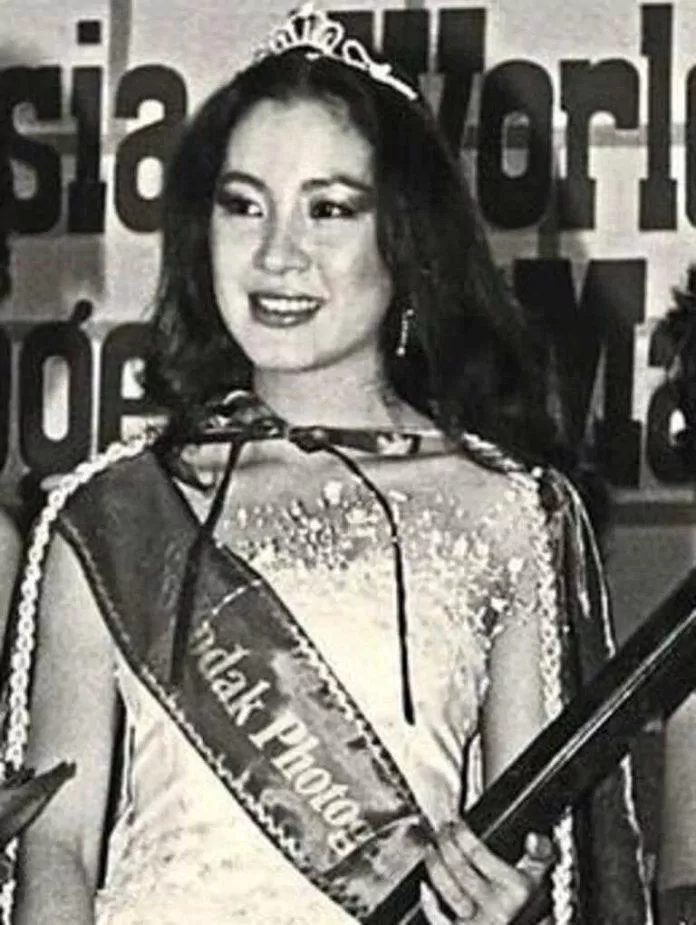 Dương Tử Quỳnh đăng quang cuộc thi Hoa Hậu Malaysia năm 1983 (Ảnh: Internet)
