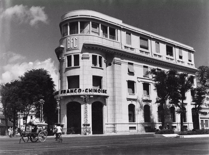 Ngân hàng Pháp - Hoa nằm bên ngã tư Rue Paul Bert - Henri Rivie, ngày nay tòa nhà thuộc Bộ Công thương. (Nguồn: Internet) Ngân hàng Pháp - Hoa nằm bên ngã tư Rue Paul Bert - Henri Rivie, ngày nay tòa nhà thuộc Bộ Công thương. (Nguồn: Internet)