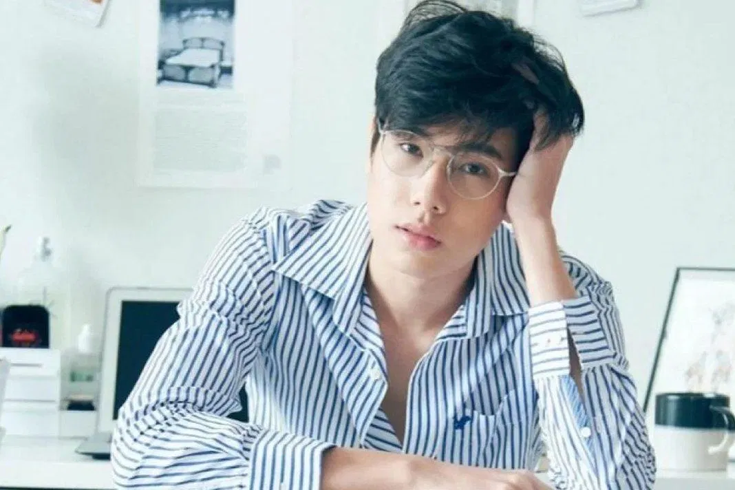 Phuwin được nhiều fan biết đến với tư cách là diễn viên, người mẫu ( ảnh: internet).