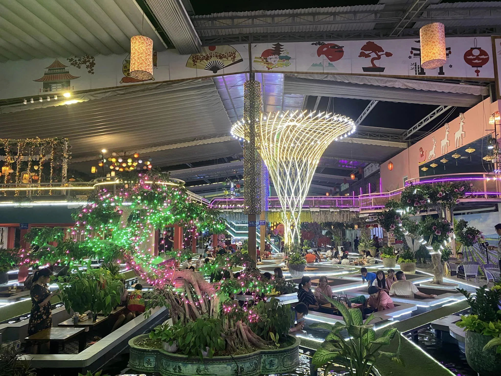 Koi Family Coffee (Ảnh: Internet)