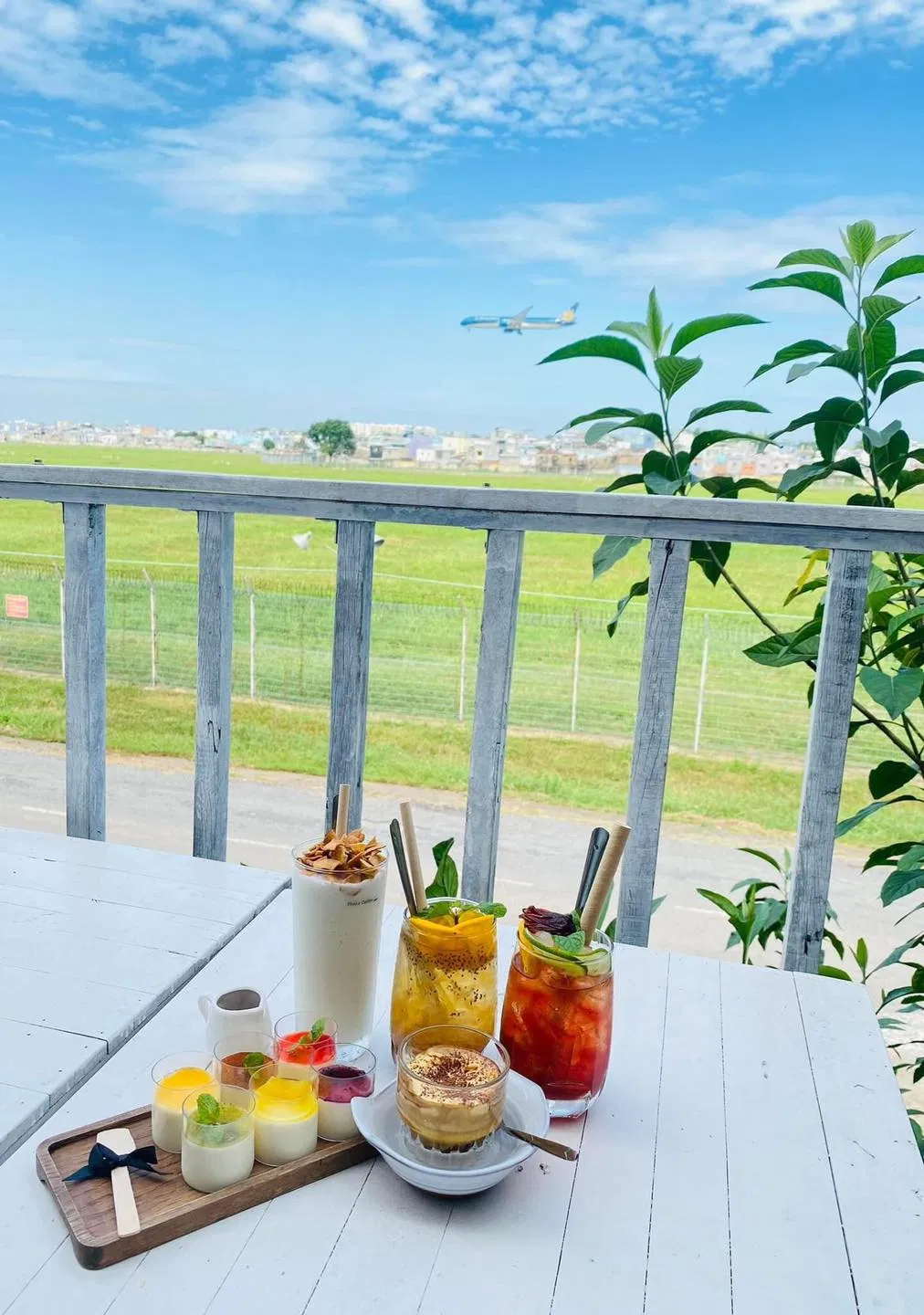 Top 20 quán cafe đẹp nhất Gò Vấp cho bạn chill chill cuối tuần Alien Coffee cà phê cafe đẹp CHEESE COFFEE City House COFFEE 24 24 Country Houses Coffee cuối tuần Du Miên Garden Cafe Family Gardens Café gò vấp Koi Family Coffee Cà Phê Cá Koi LAVA coffee MILANO COFFEE Premium Moda House Coffe quán cà phê Quán Cà Phê Thủy Mộc quán cafe quán cafe đẹp quán cafe đẹp Gò Vấp quán ngon Saigon Chic The Coffee House The Coffee House Nguyễn Văn Lượng The Coffee House Quang Trung thông tin three o clock thức coffee Top 10 Top 15 Top 20